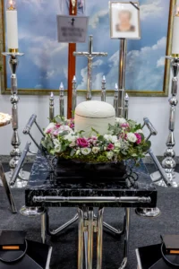 Ceremonia pogrzebowa (32)