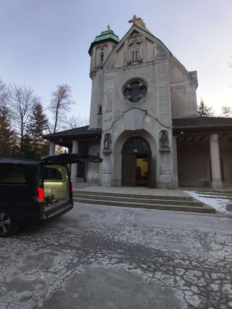 fc224089-9c12-4d12-a3f7-c6cbb73c4728